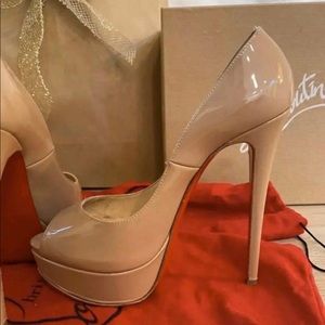 Christian louboutin pimp shoe heels